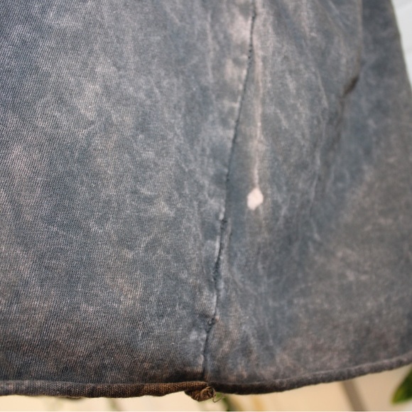 Crop Top - Picture 2 of 3